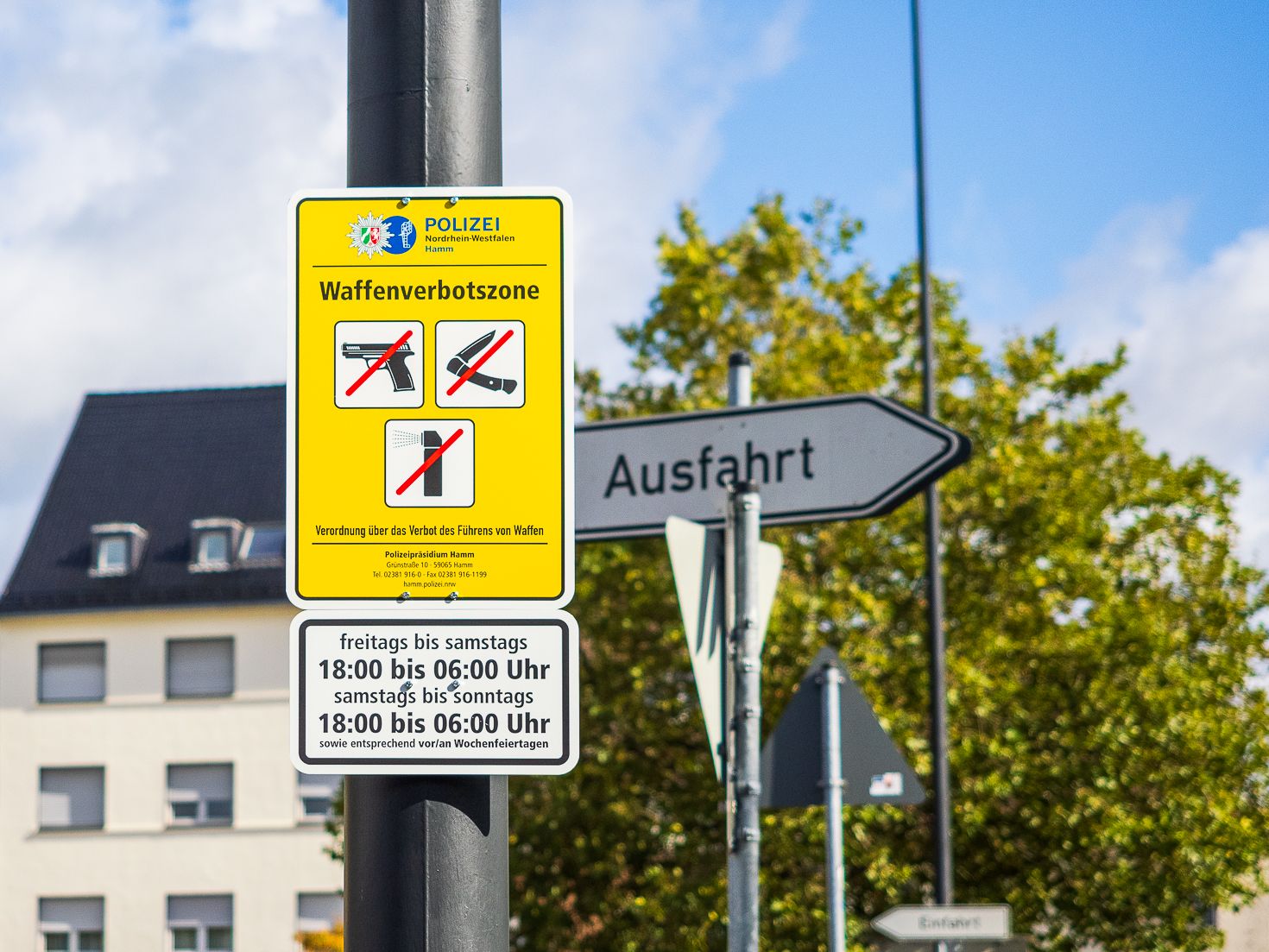 Waffenerlaubnis: So 6:00 bis Fr 18:00 + Sa 6:00 bis 18:00!